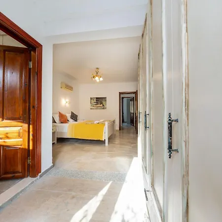 4 Bdr With Swimming Pool In Kayakoy * Fethiye
