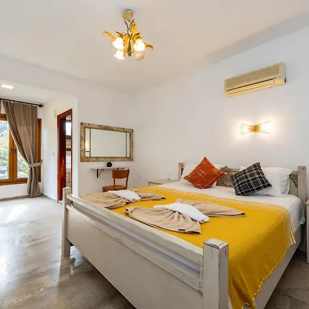 4 Bdr With Swimming Pool In Kayakoy Fethiye