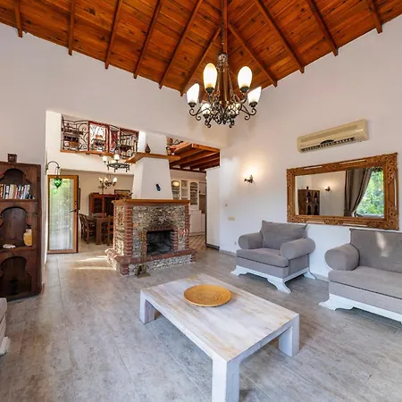 4 Bdr With Swimming Pool In Kayakoy Fethiye