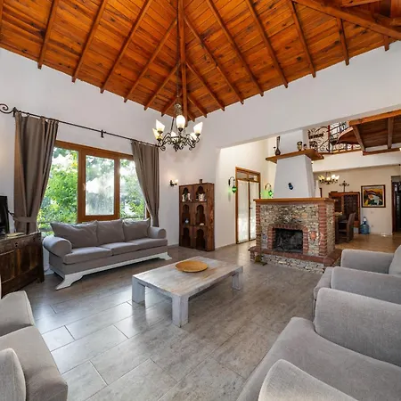 Vila 4 Bdr With Swimming Pool In Kayakoy *