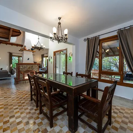 4 Bdr With Swimming Pool In Kayakoy * Fethiye