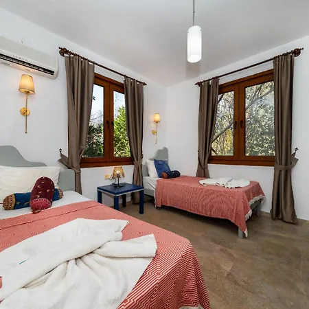 Vila 4 Bdr With Swimming Pool In Kayakoy *